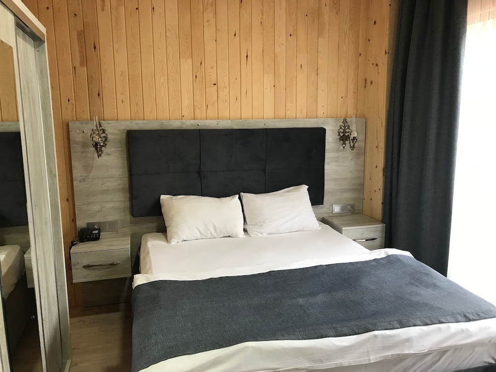 Double Room, 1 Double Bed, Refrigerator, Lake View photo 1