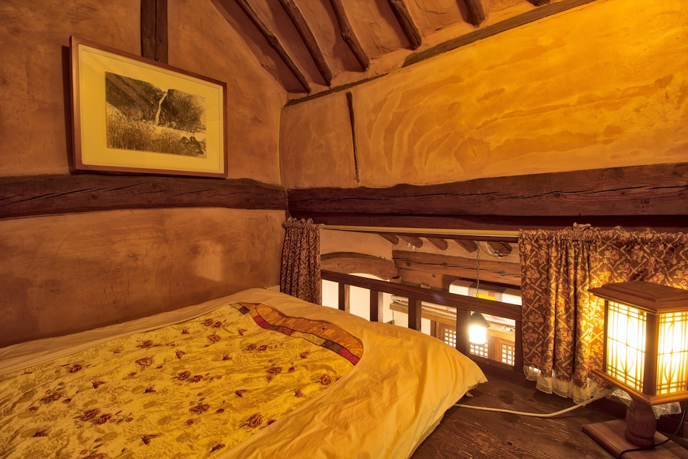 Traditional Loft (Baerong) - Must contact the property before Check-In photo 3