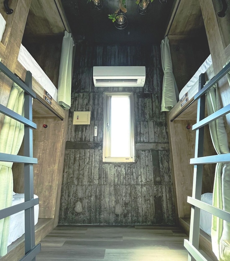 Basic Shared Dormitory, Men only