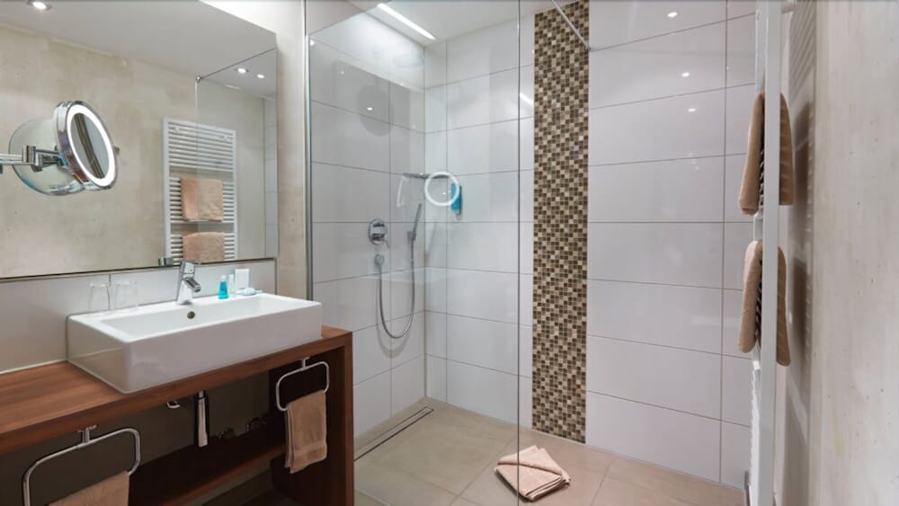 Suite - Photo 7