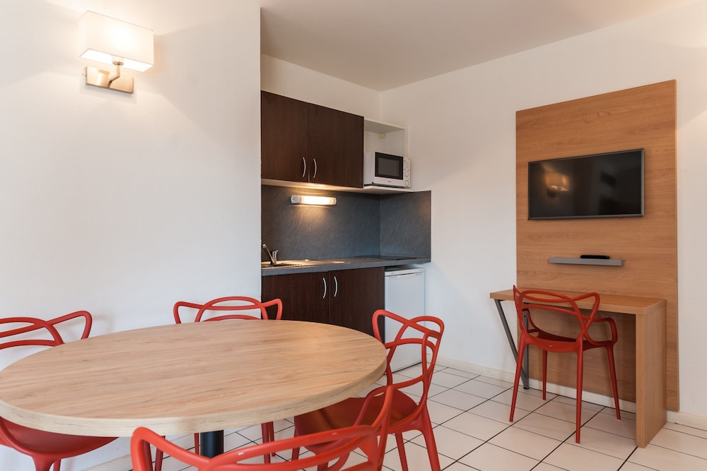 Apartment - Photo 4