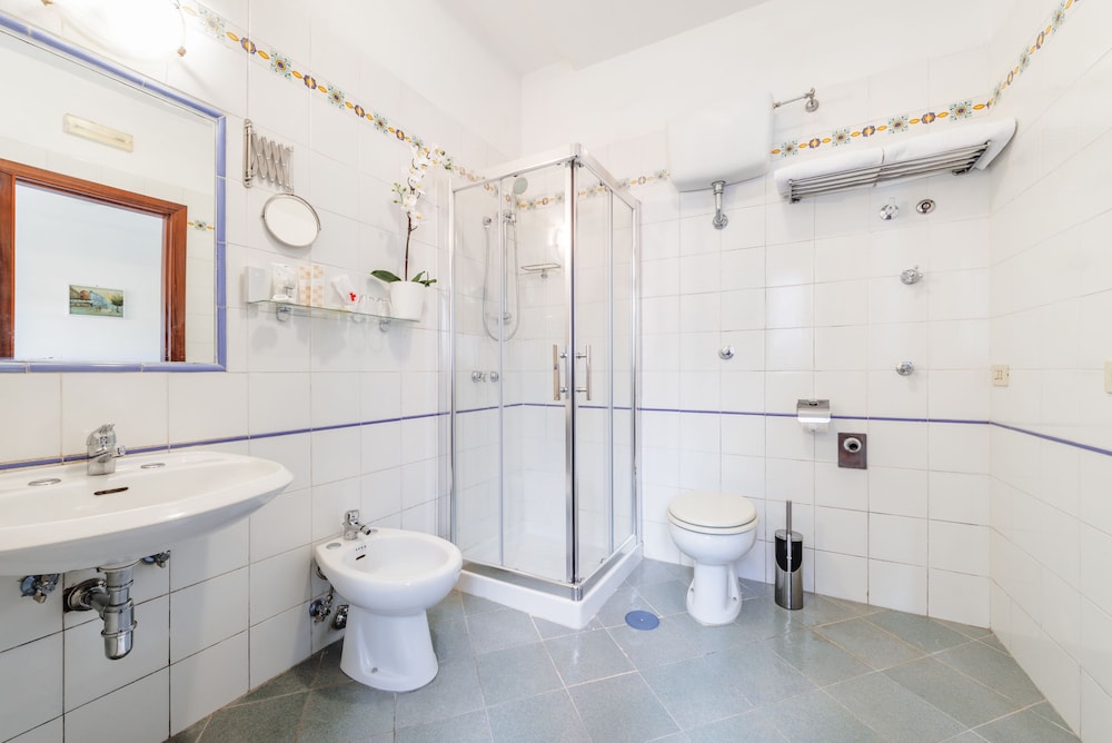 Standard Apartment, 1 Bedroom, Balcony, Partial Sea View photo 3