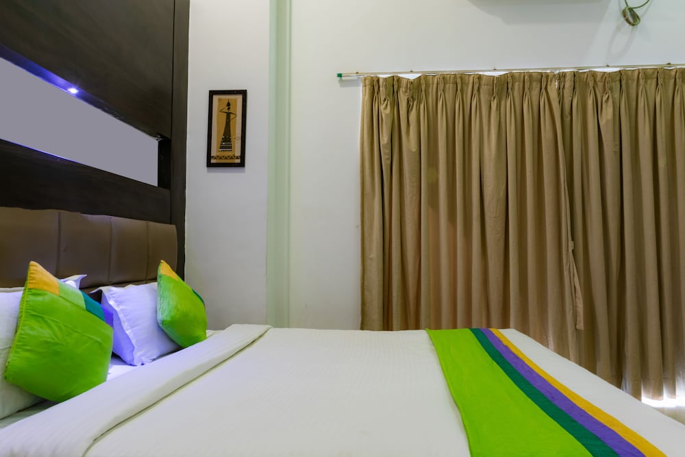 Deluxe Room - Photo 11