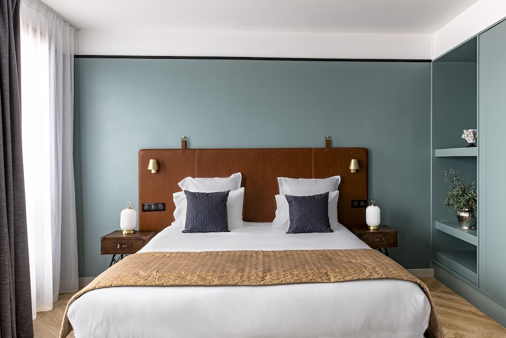 Deluxe Room - Photo 3