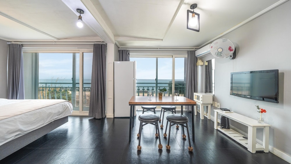Basic Room, 1 Bedroom (202) - Photo 6