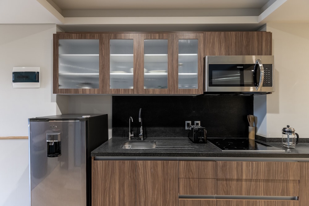 Premium Apartment with Balcony - Photo 2