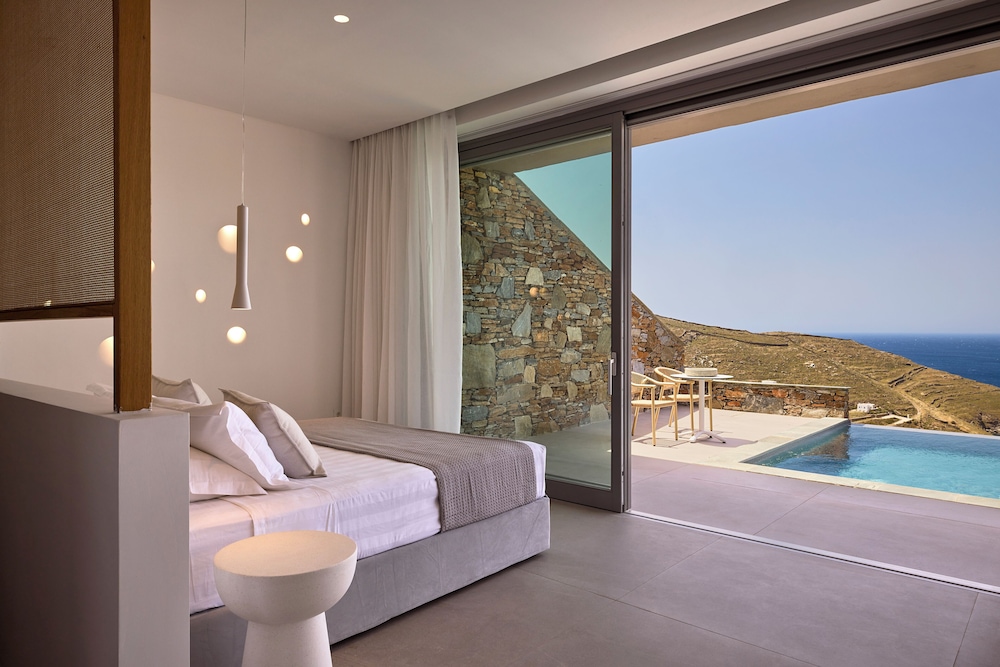 Superior Suite Private Pool, Sea View