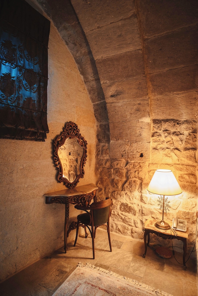 Deluxe Stone Suite with Stone - Photo 21