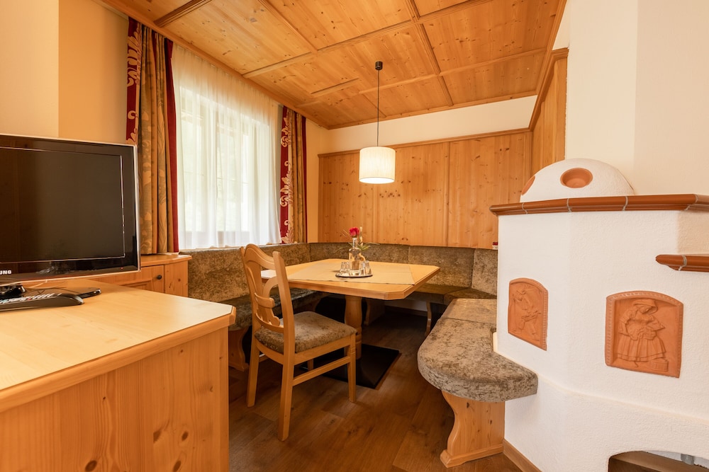 Junior Suite, Balcony photo 3