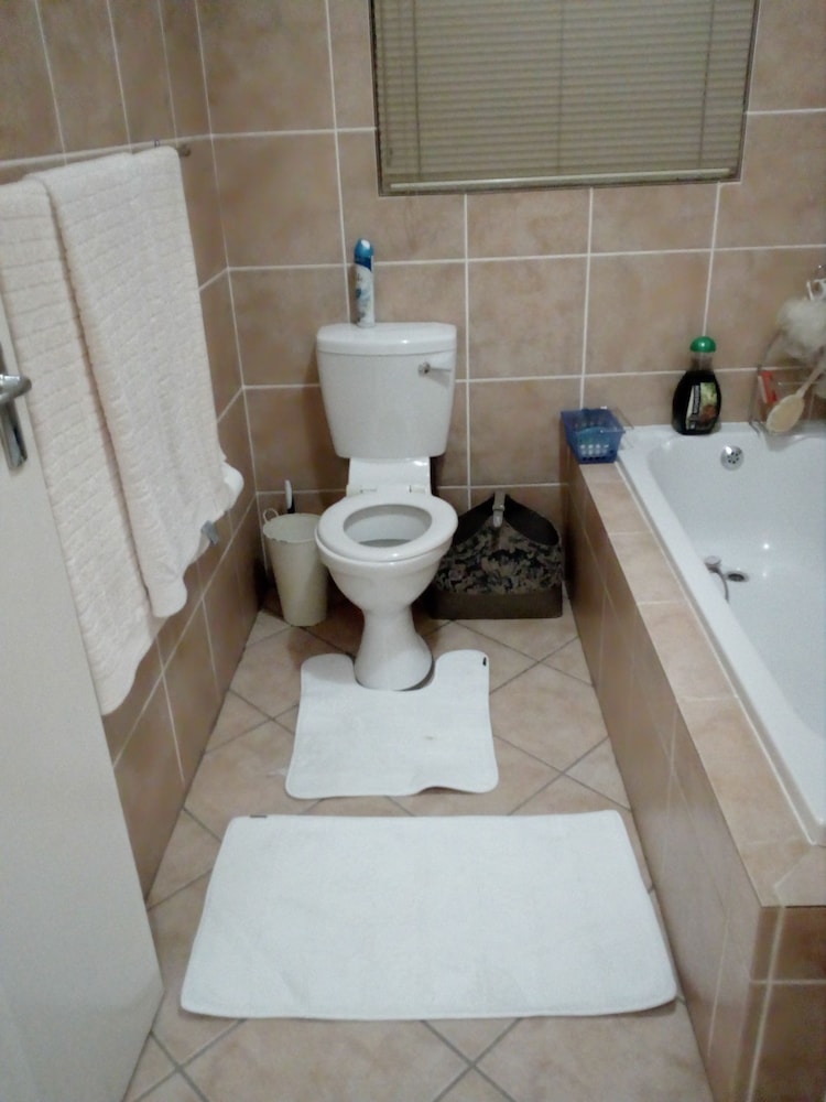 Deluxe Apartment, 3 Bedrooms, Garden View photo 2