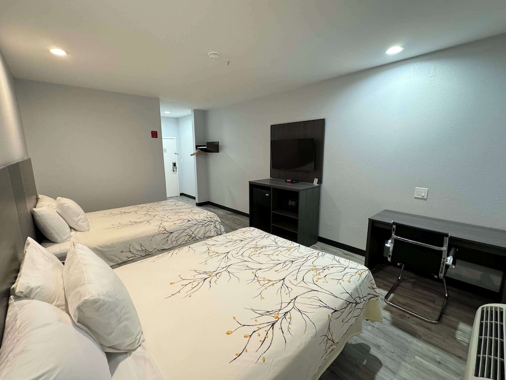 Room, 2 Double Beds, Smoking photo 3