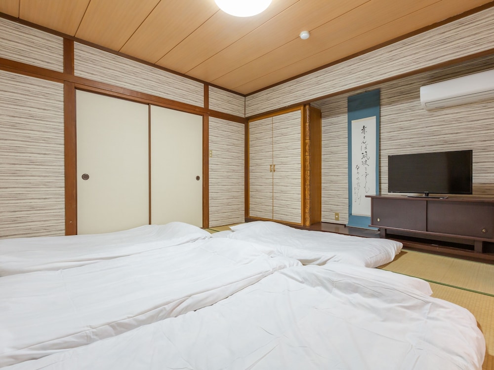 Japanese Room - Quadruple (Non-Smoking)