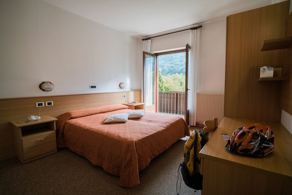 Standard Double Room Single Use photo 1