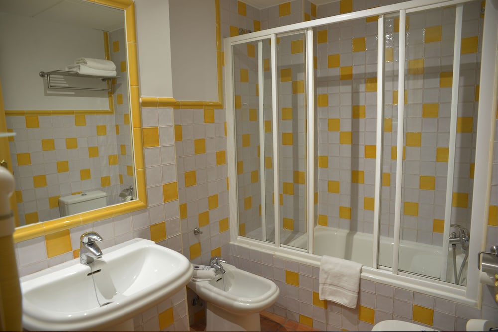 Superior Quadruple Room photo 2