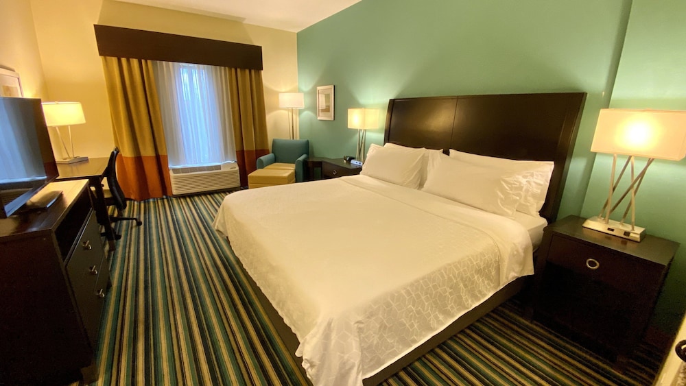 Standard Room, 1 King Bed with Sofa bed, Accessible (Communication Accessible)