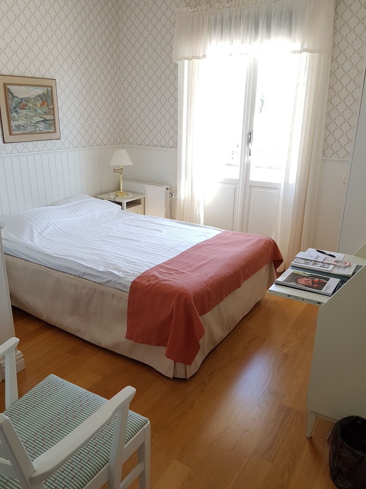 Double Room (140 cm bed, Main building) photo 1