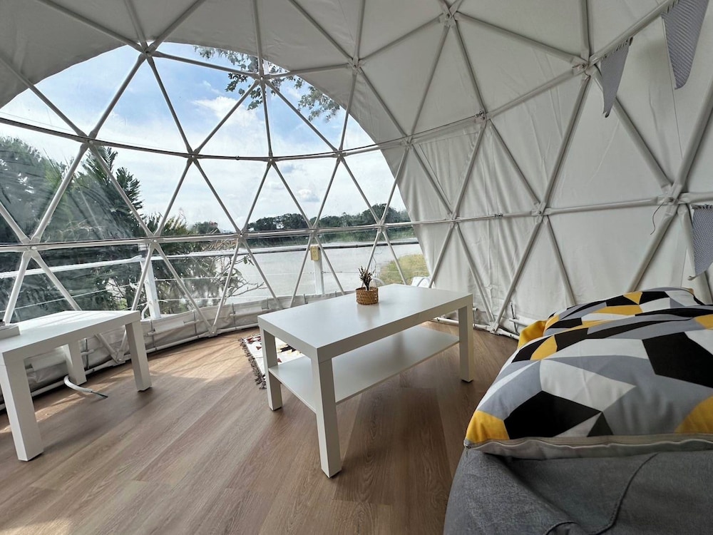 Riverfront Villa with Upper Deck Dome - Photo 8