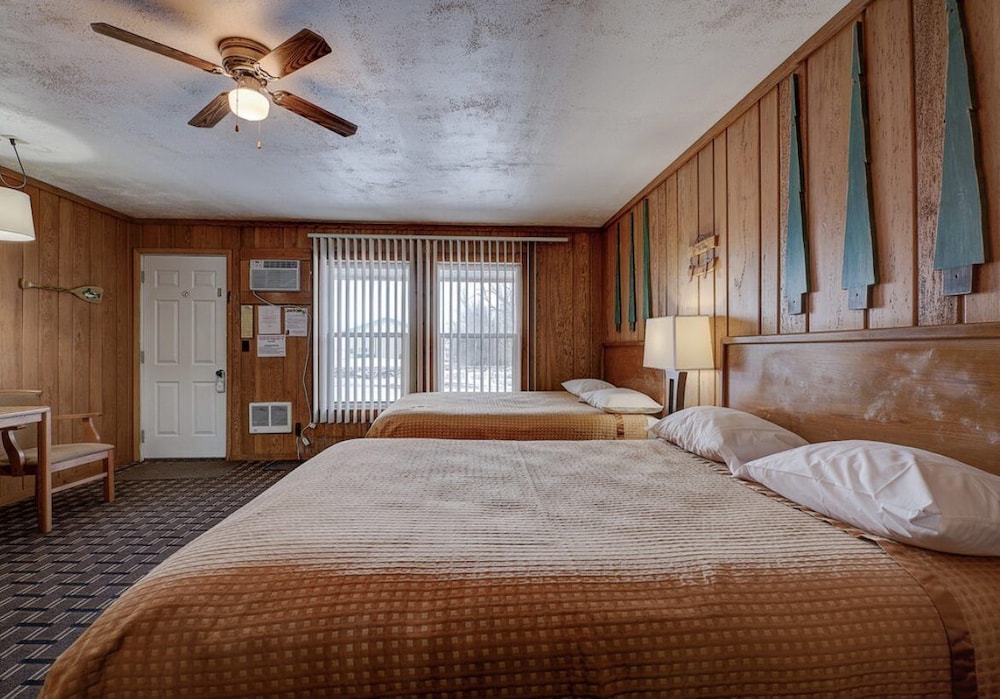 Standard Room, 2 Double Beds photo 3