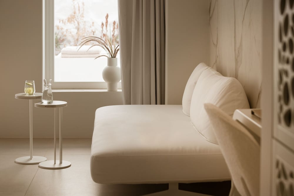 Junior Suite, 1 King Bed, Jetted Tub - Photo 14