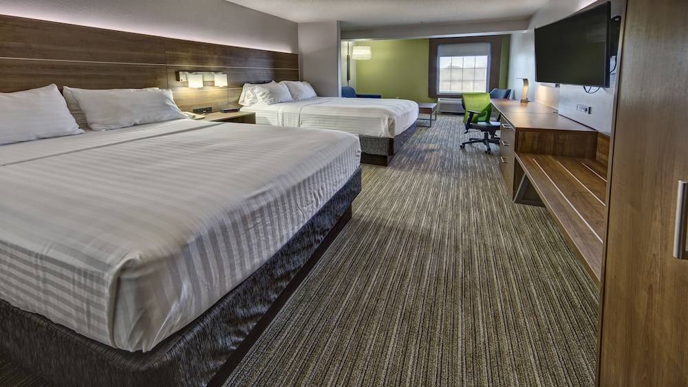 Suite, Multiple Beds - Photo 1