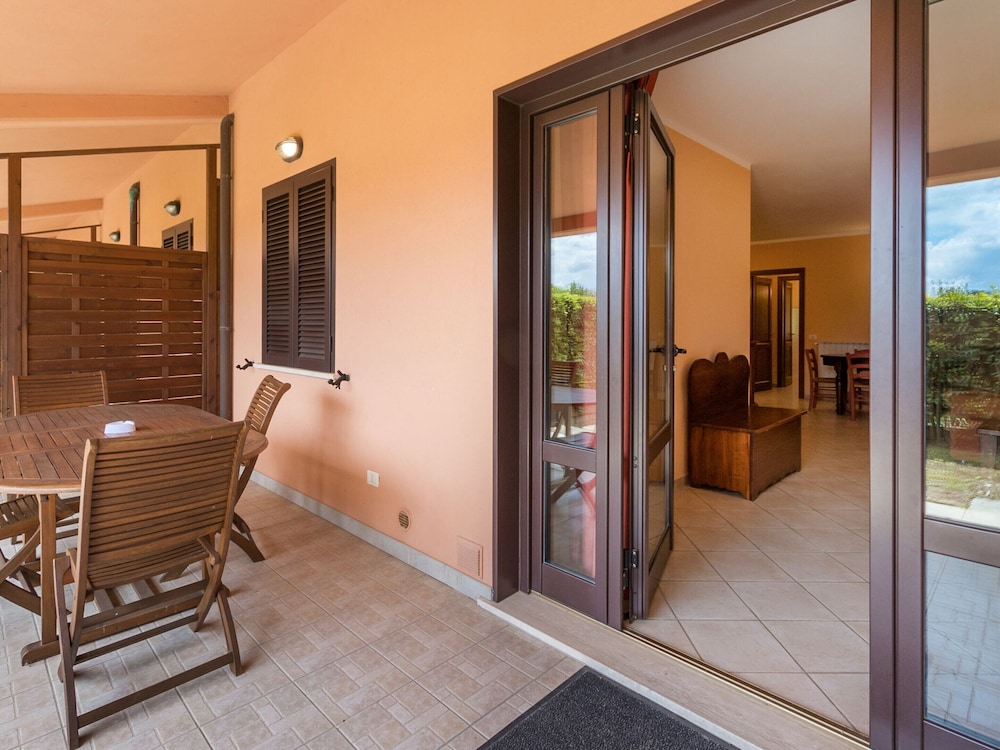 Deluxe Apartment, 3 Bedrooms photo 2