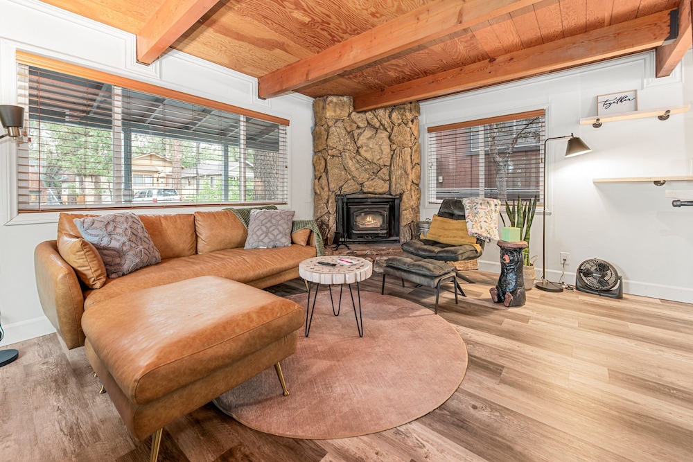 House, Multiple Beds, Pool Access, Mountain View