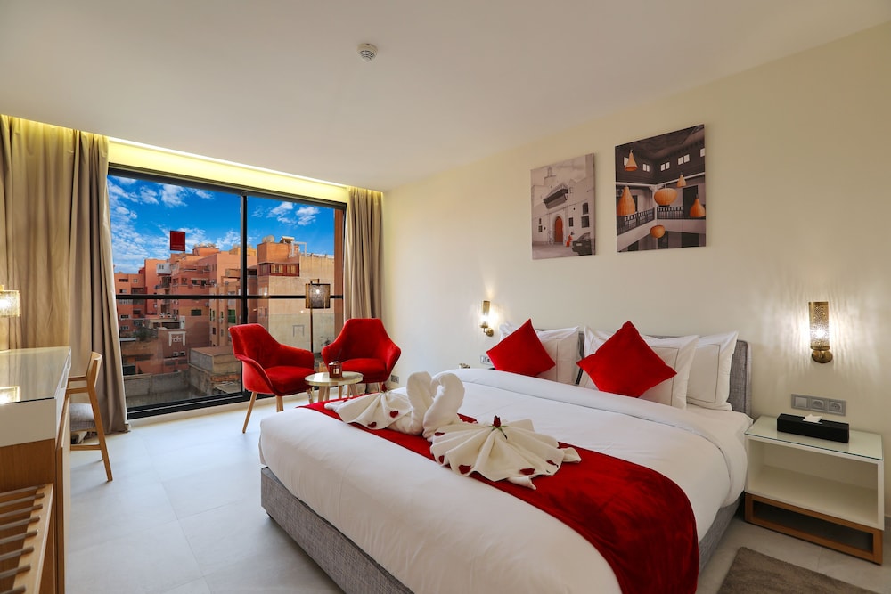 Deluxe Room - Photo 10