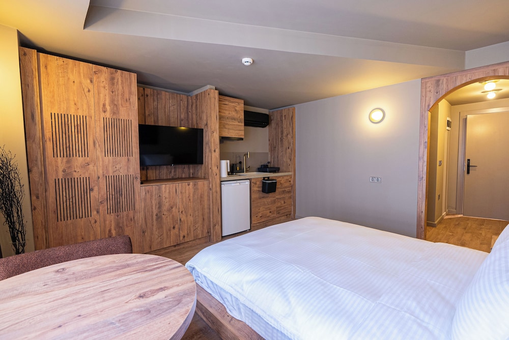 Deluxe Double Room, Kitchenette, City View photo 3