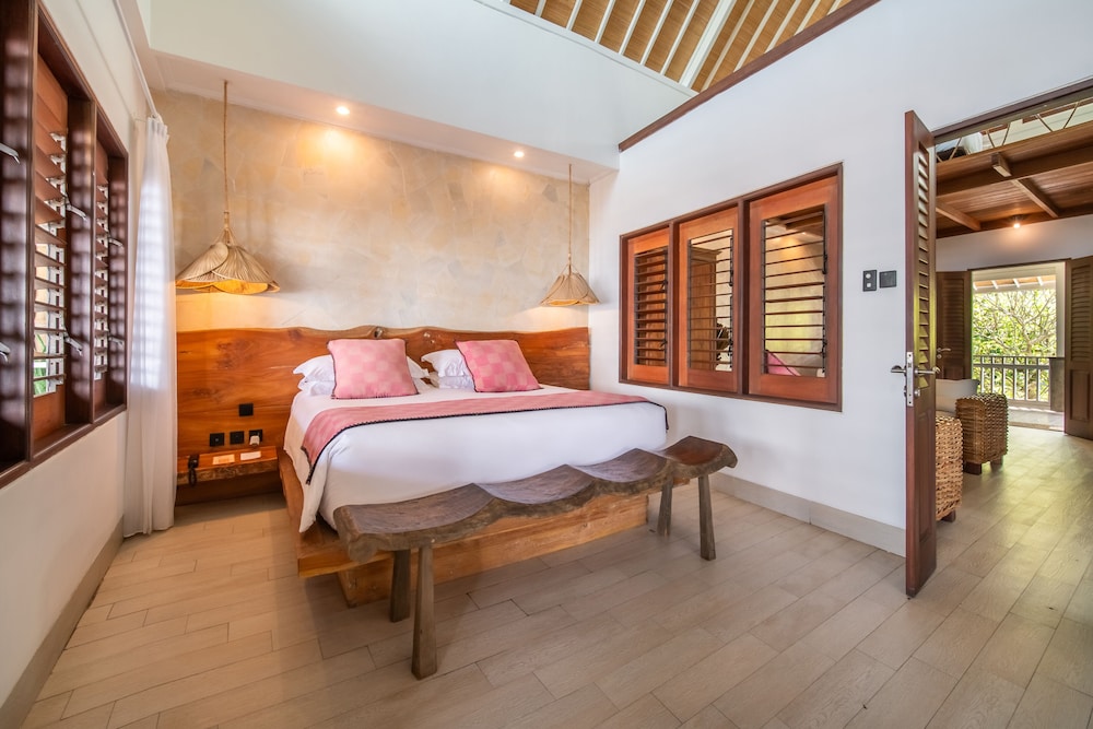 Presidential Suite, Private Pool, Ocean View photo 3