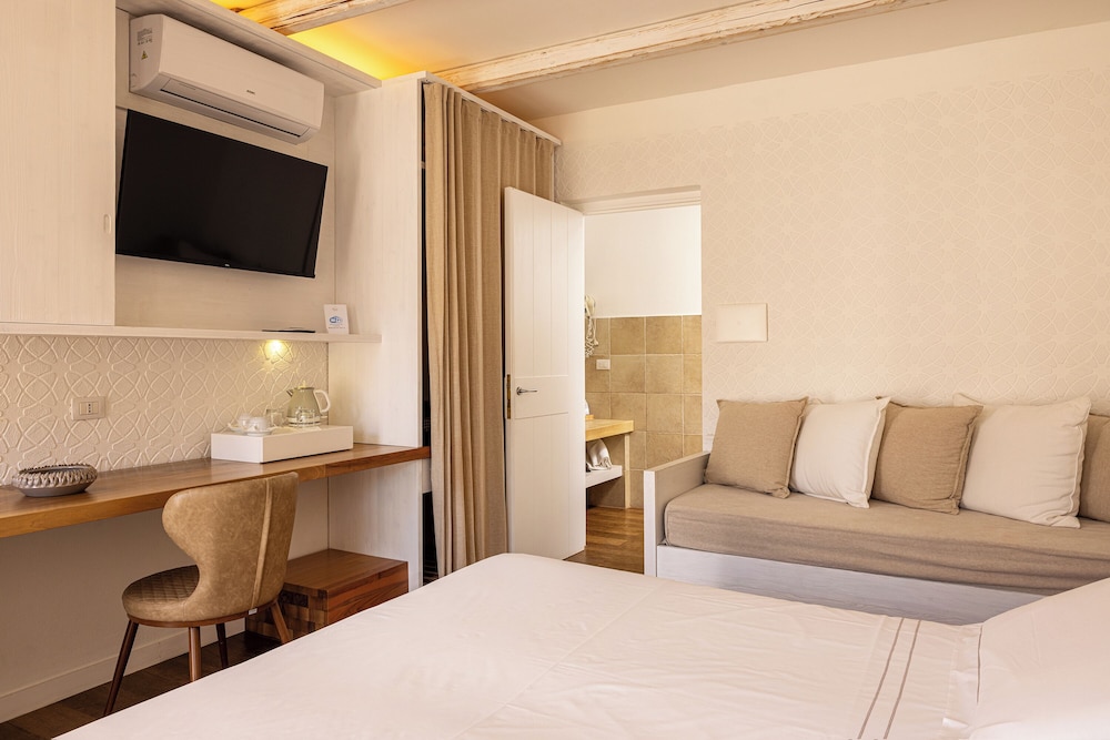 Triple Room, 1 Bedroom photo 1