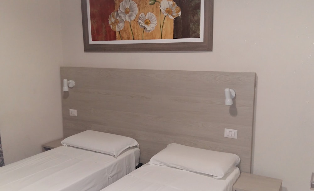 Economy Double or Twin Room photo 3