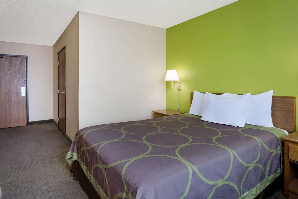 Standard Room, 1 Queen Bed - Photo 2