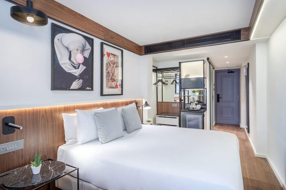 Deluxe Room Connected