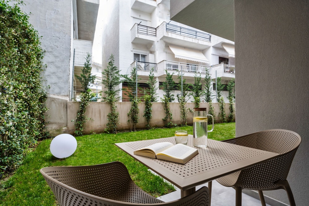 Deluxe Junior Suite Ground Floor - Photo 2