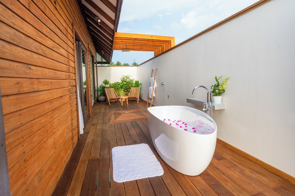 Sunset Ocean Villa - Photo 10