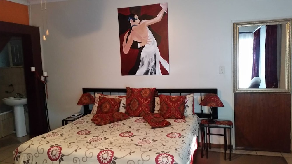 Family Room - Photo 5