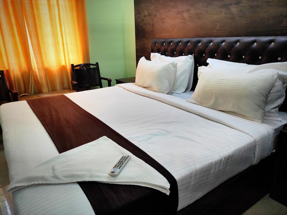 Deluxe Room - Photo 11