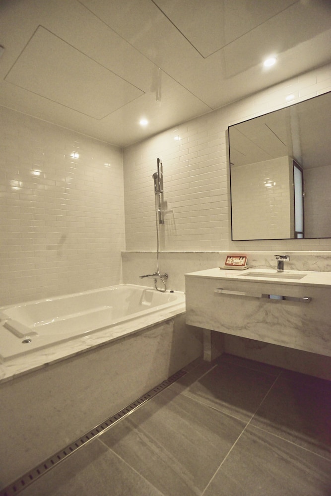 Spa Twin Room - Breakfast Included,Unlimted Starbucks Coffee Bean,OTT Available,15PM CI / 13PM CO - Photo 11