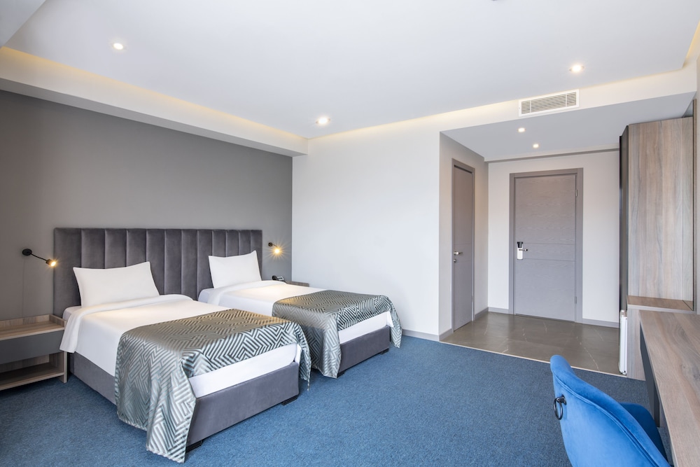 Standard Twin Room, 2 Twin Beds, Balcony - Photo 4