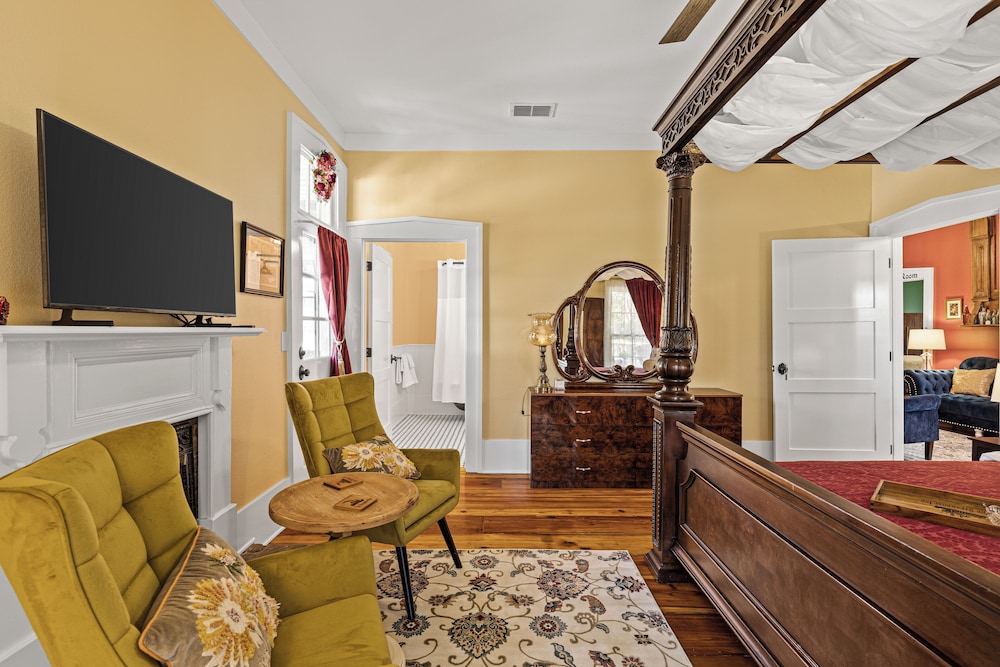 The Mittie Stephens Room photo 2