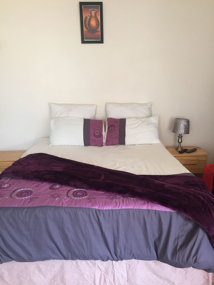 Deluxe Double Room, 1 Queen Bed, Non Smoking, Mountain View photo 3