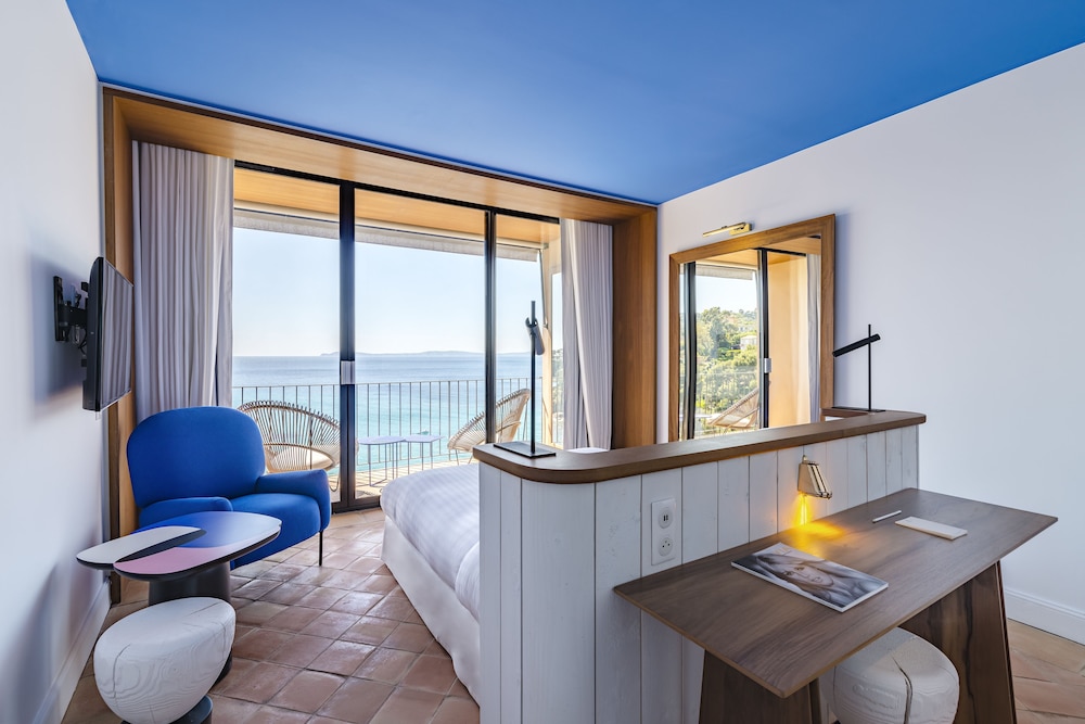 Room, Balcony, Sea View photo 1