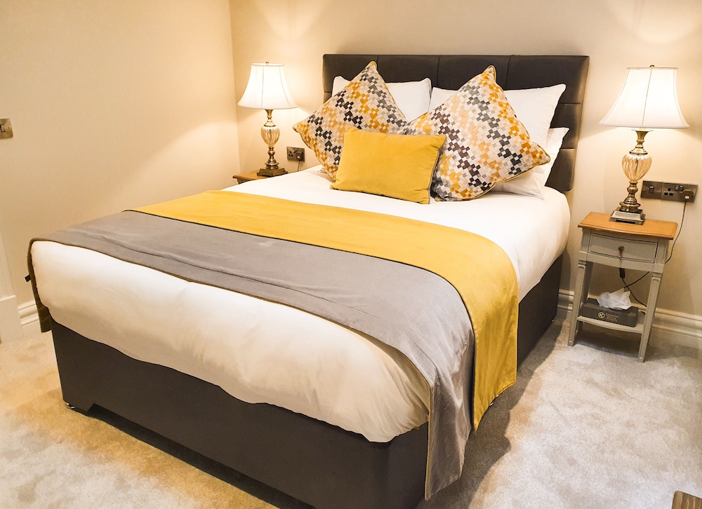 Classic Double Room, Ensuite (Skylight Only)