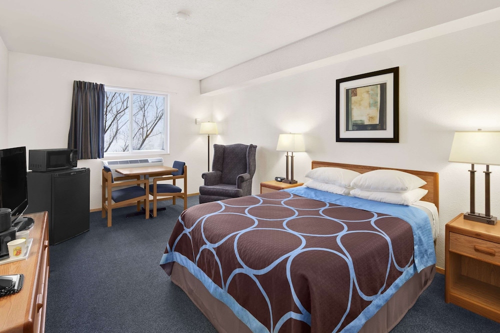 Standard Room, 1 Queen Bed - Photo 1