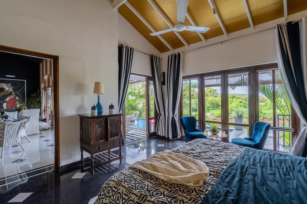 Premium Villa photo 1