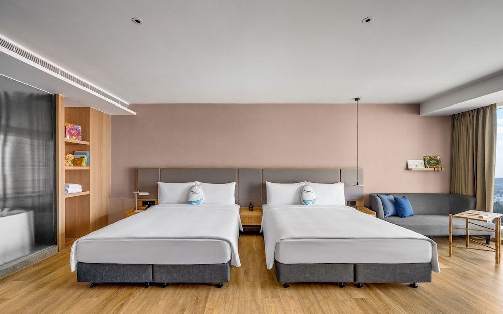 Classic Family Quadruple Room - Photo 1