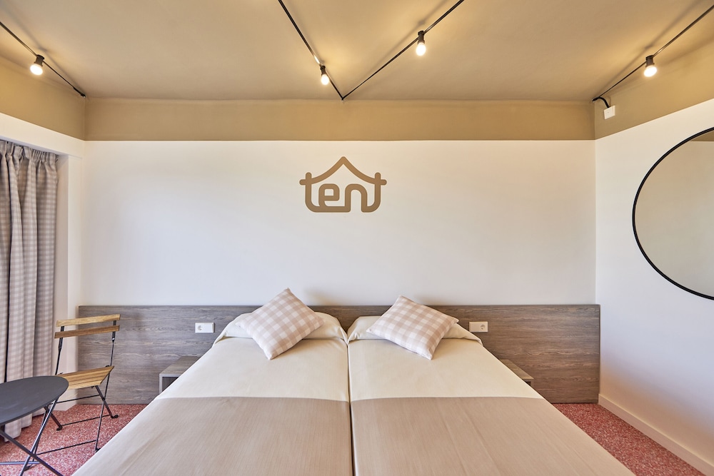 Superior Double Room, Balcony (Bed & Unlimited Brunch) - Photo 2