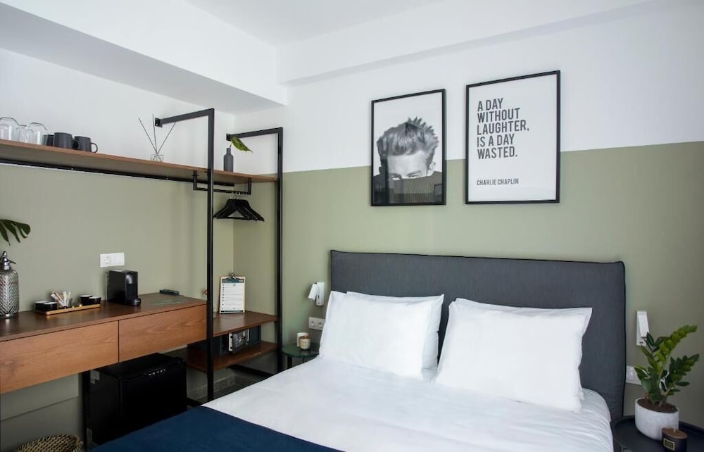 Signature Double Room, Balcony (Nelly Cozy) photo 2