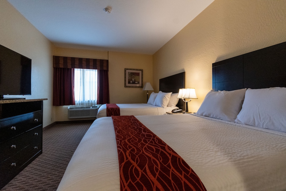 Standard Room, 2 Queen Beds - Photo 4