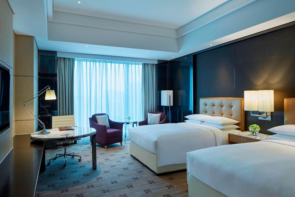 Room, 2 Double Beds, City View